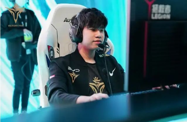 的挺身而出 的挺身而出